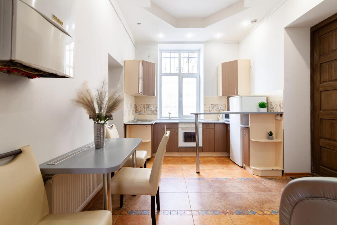 Leogrand Apartments Svobody 33 Lviv Buitenkant foto